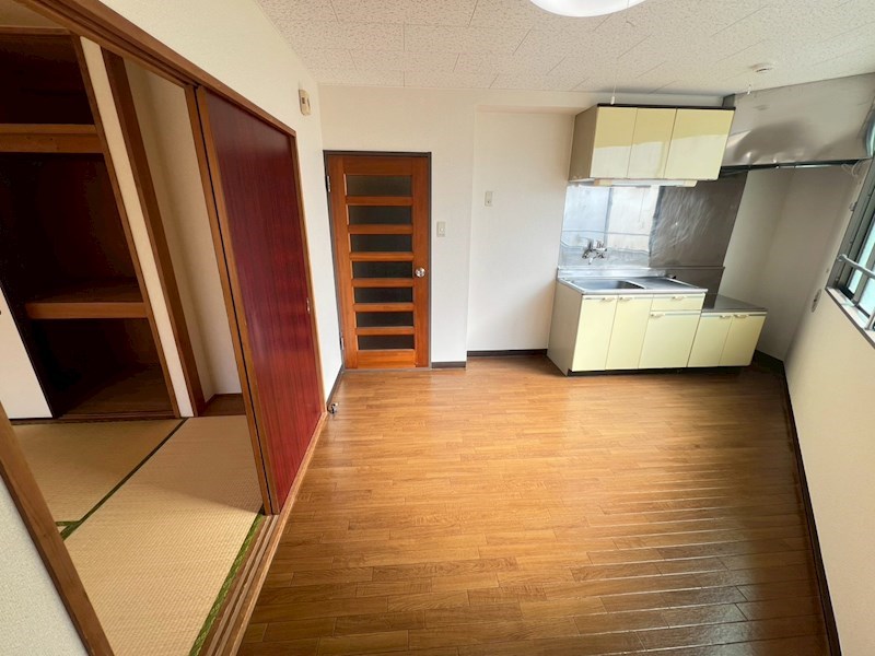 第二マジマハイツ雪待月 リビング