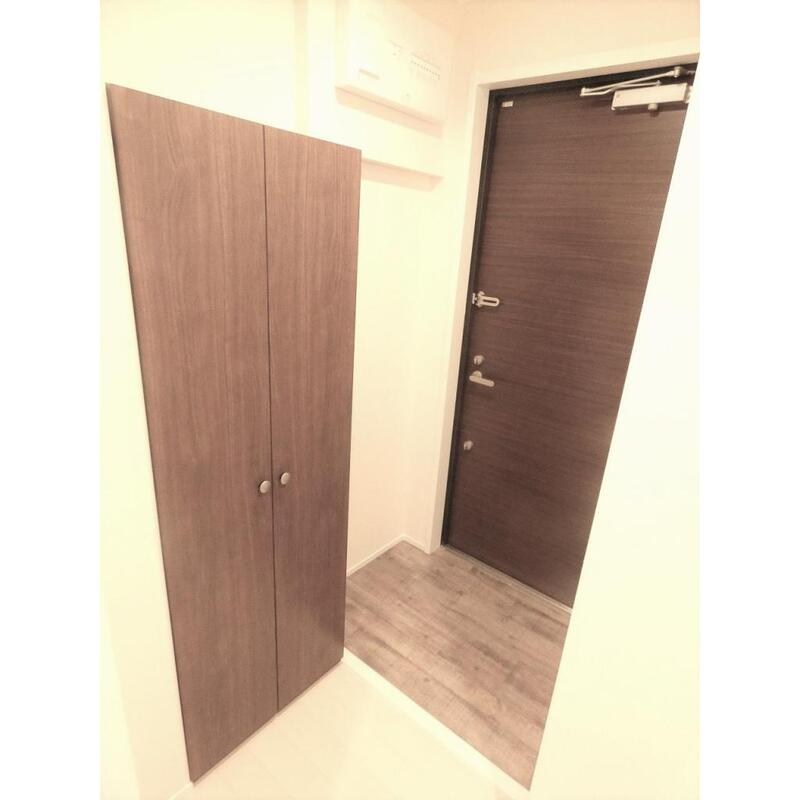 メゾン・シャルマン 玄関