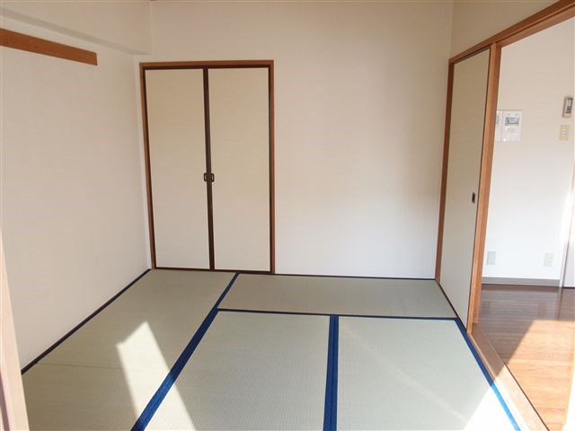 ベルメゾン上野松が谷  ベッドルーム