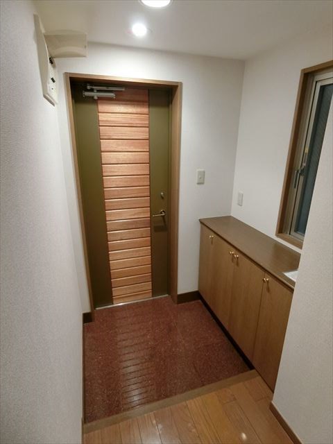 フォレストコートカサイ 玄関
