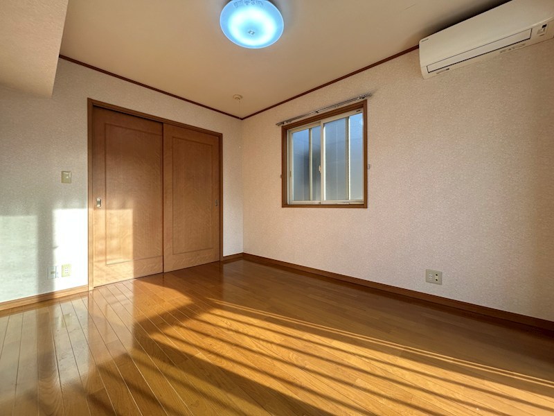 メゾンリュイソー ベッドルーム