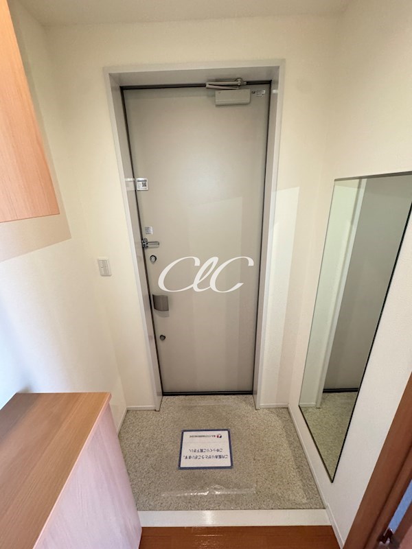 ピュアホワイト 玄関