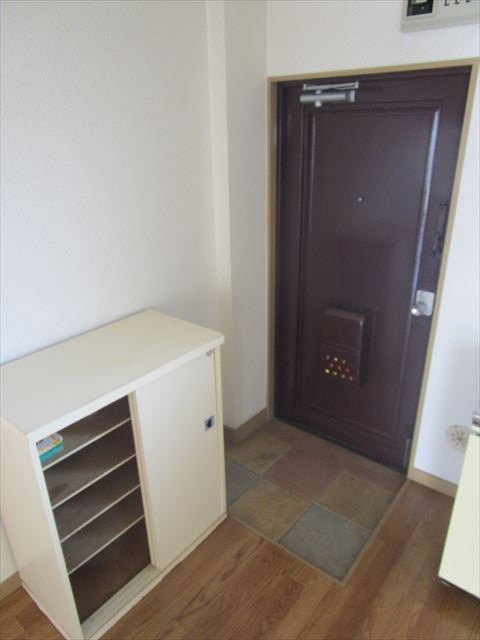 サイクルハイツ１ 玄関