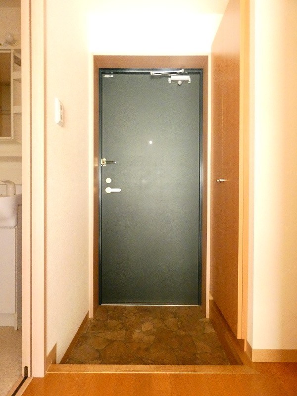 シティライフF 玄関