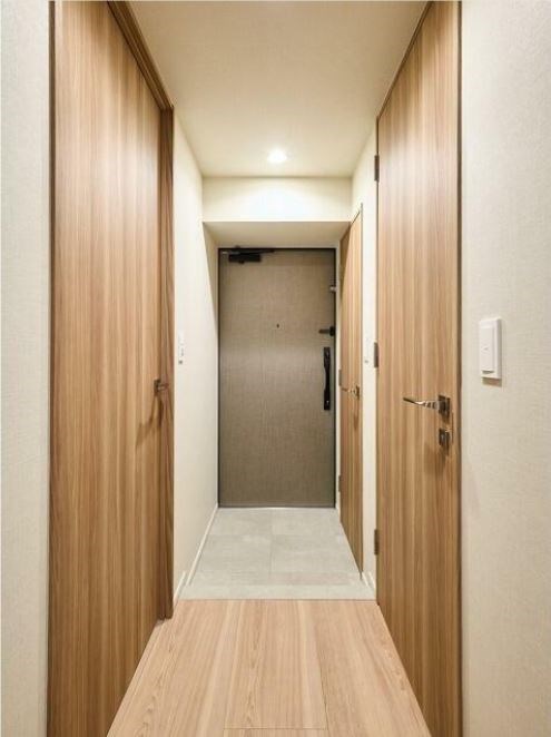 コンフォリア・リヴ西大島ＳＯＵＴＨ 玄関