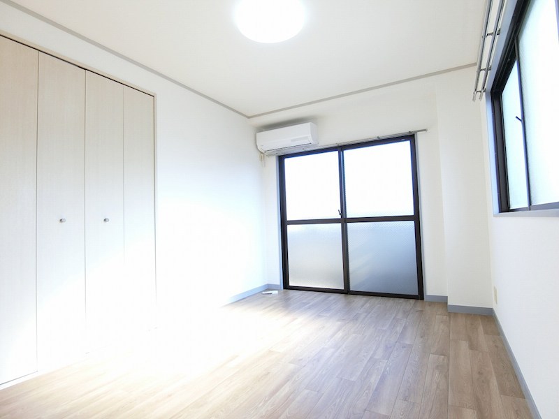 山本ビル ベッドルーム