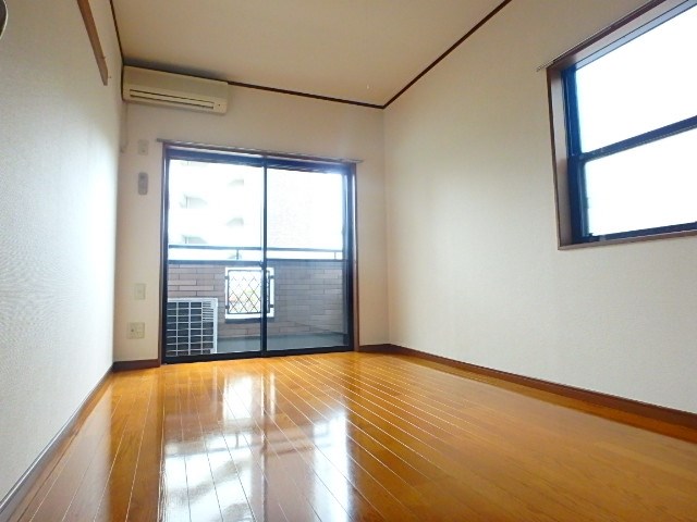 メゾン・シンシア  リビング