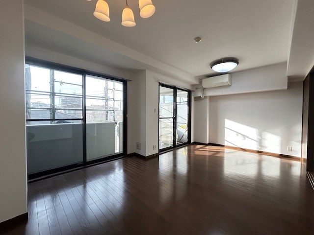 プワソンルージュ リビング