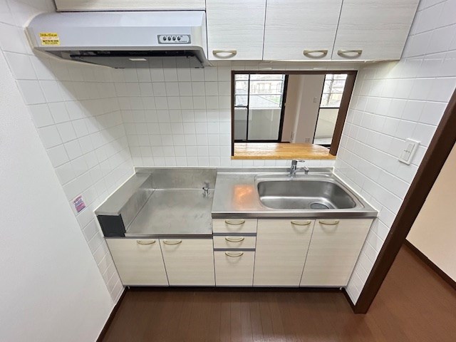 プワソンルージュ キッチン