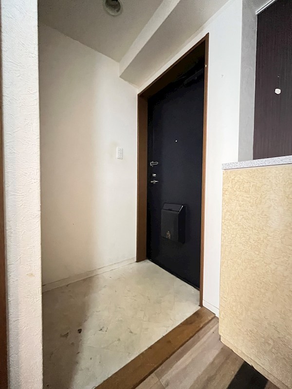 コウセツビル 玄関