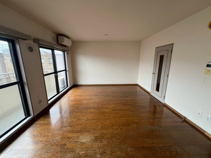 カーサ・ジョイＥ リビング