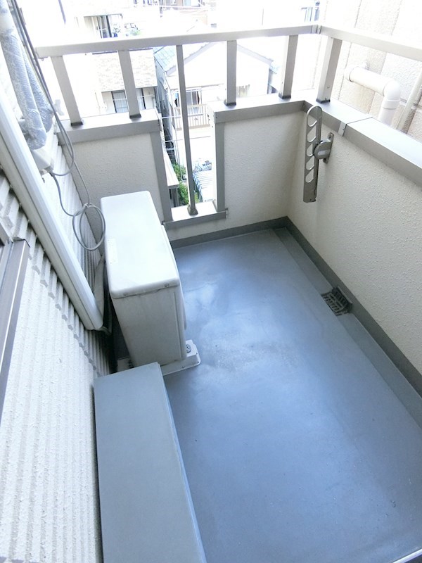 メゾンソレイユ浅草 ベランダ