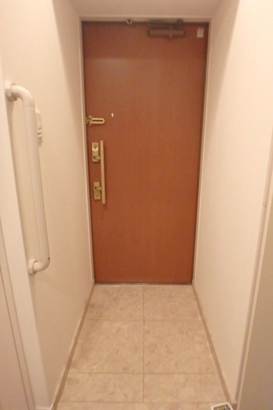 ラクラス新御徒町 玄関