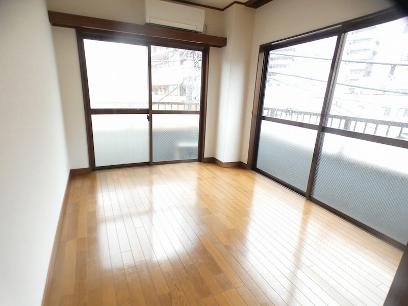 中西レジデンス ベッドルーム