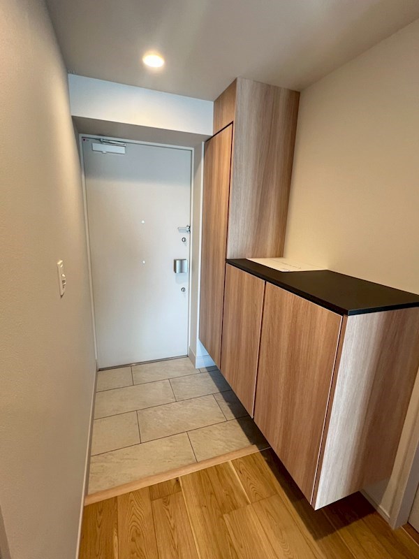 イニシア東京尾久 玄関