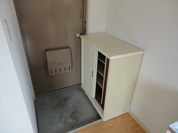 小林ビル 玄関