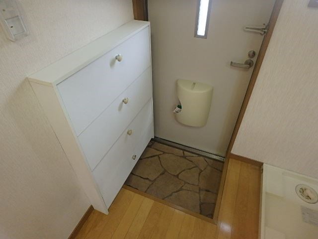 プチラフォーレ 玄関