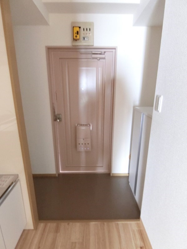 野手ビル  玄関