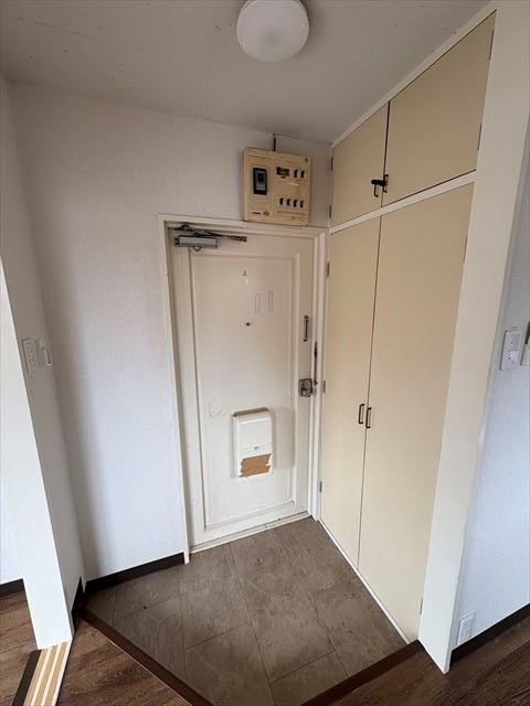 すえひろビル 玄関