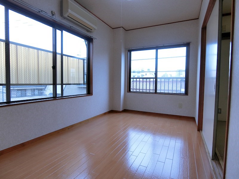 康安ビル リビング