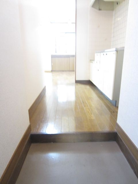 メゾンセピアンローズ 玄関