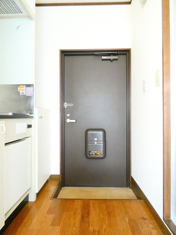 リバーサイド坂本 玄関