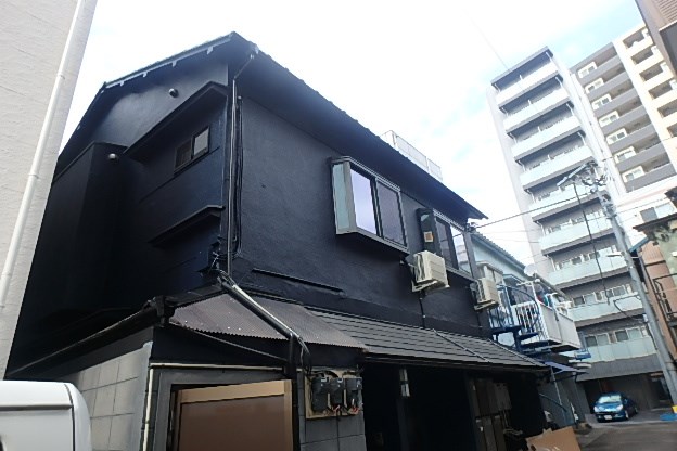 ワーハウス  外観