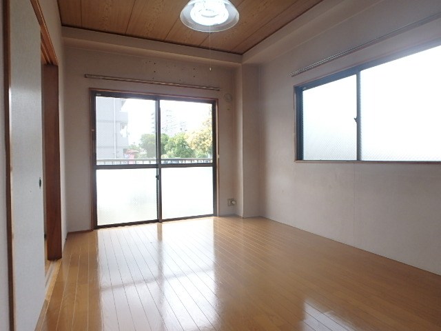 サンライズパレス ベッドルーム