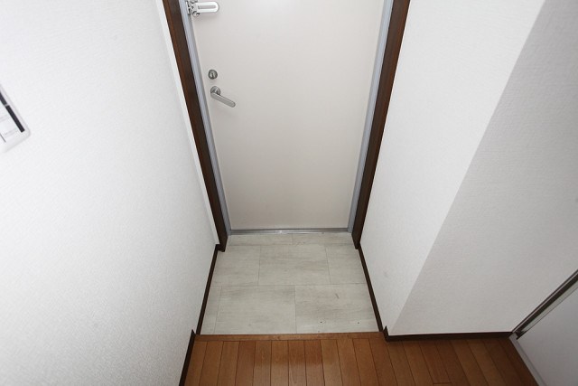 イーストワン平井  玄関