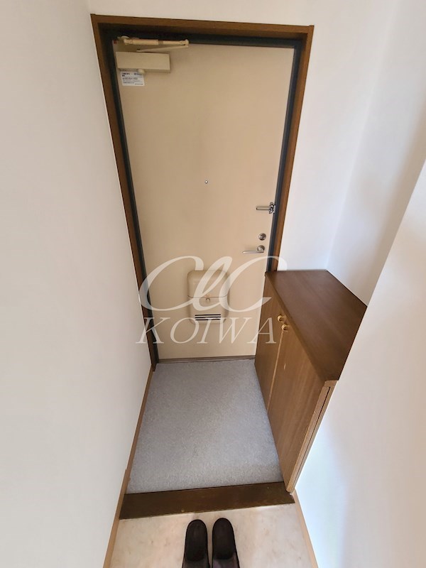 クレセントマンション 玄関