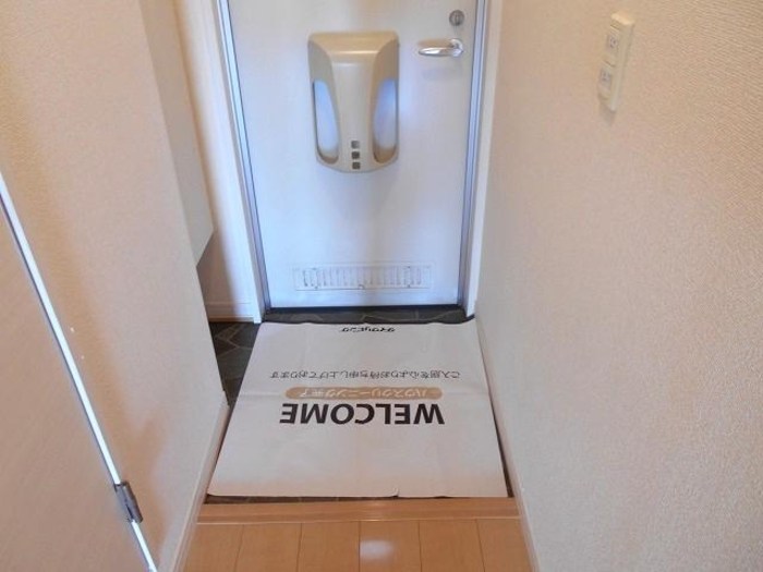 パルズ　プレイス 玄関