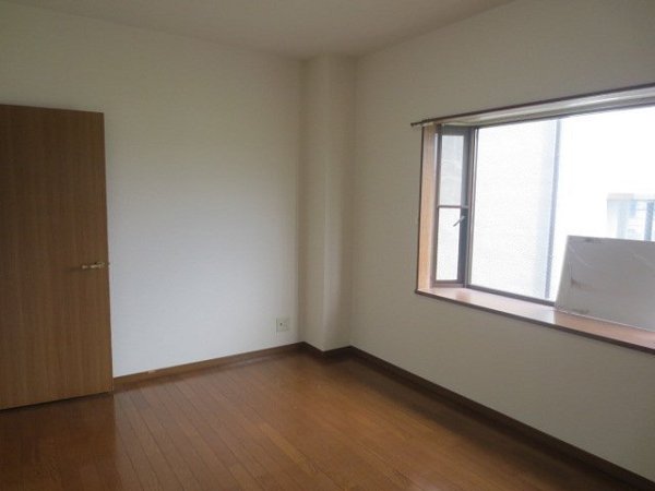 ハイツローザリィ ベッドルーム