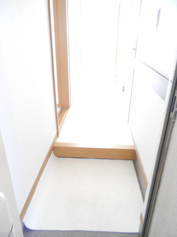 三家第２ビル 玄関