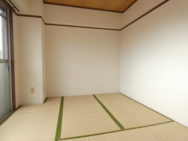 大新マンション ベッドルーム