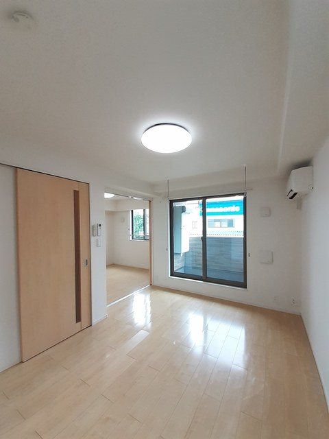 フォーリア リビング