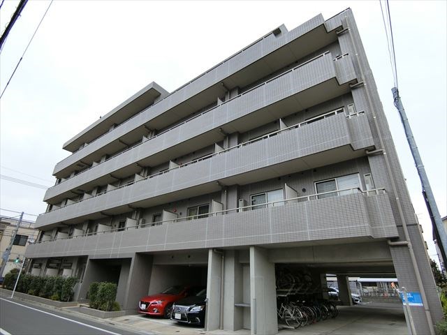 ロイヤルパレス 201号室 外観