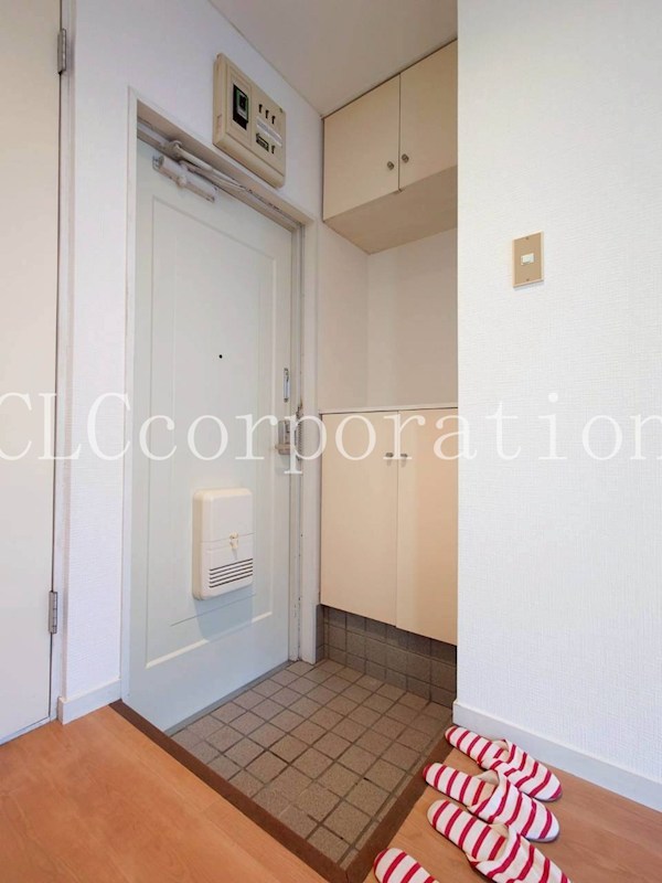 レジデンスこうだ 玄関