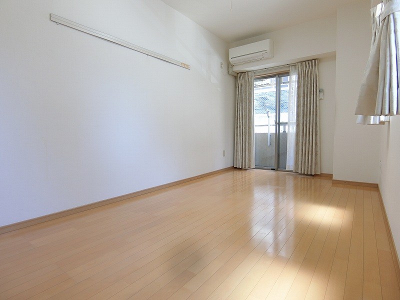 レイ・ローズビル ベッドルーム