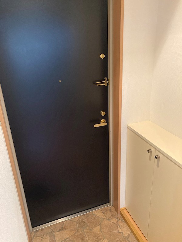 レイ・ローズビル 玄関