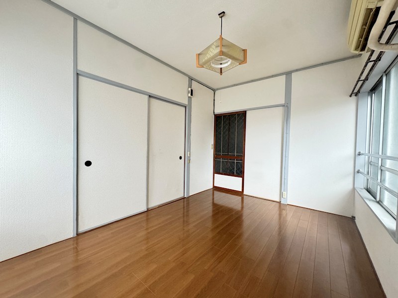 小島ビル リビング