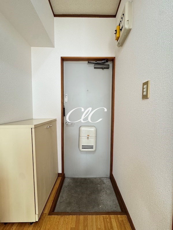 グッドラックシェル 玄関