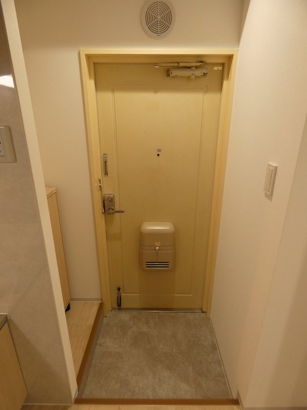 ハイネス成輪 玄関