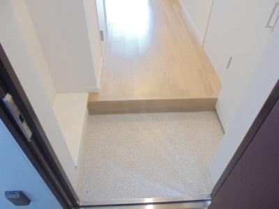 リブリ・First  玄関