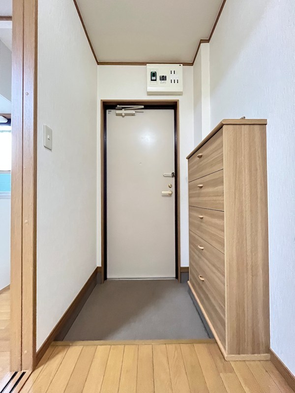 エピナール 玄関