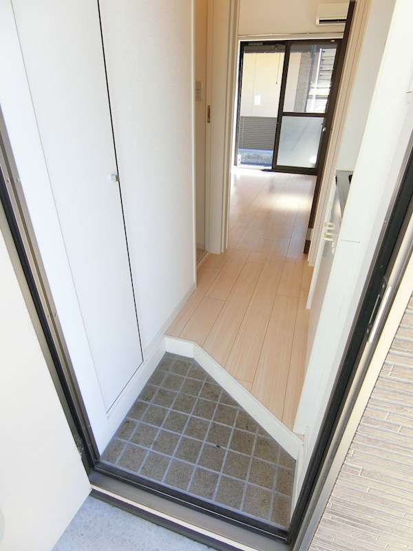 ヴァンテアンⅢ 玄関