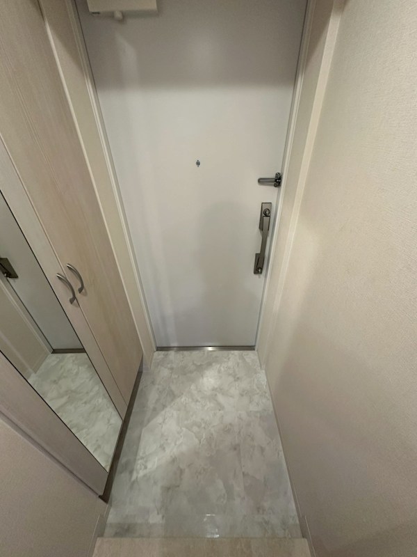 Une Lumi&amp;egrave;re 玄関