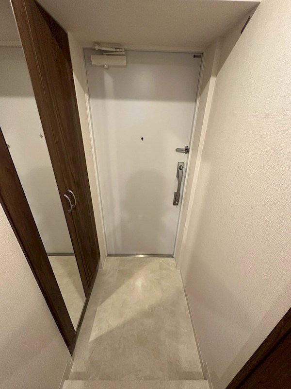 Une Lumi&amp;egrave;re 玄関