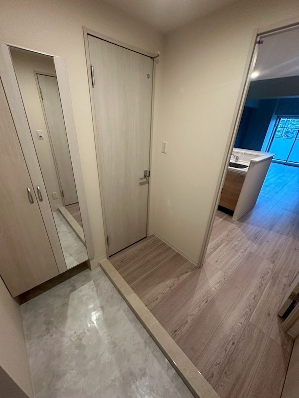 Une Lumi&amp;egrave;re 玄関