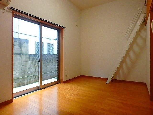 ワコーヴィレッジ ベッドルーム