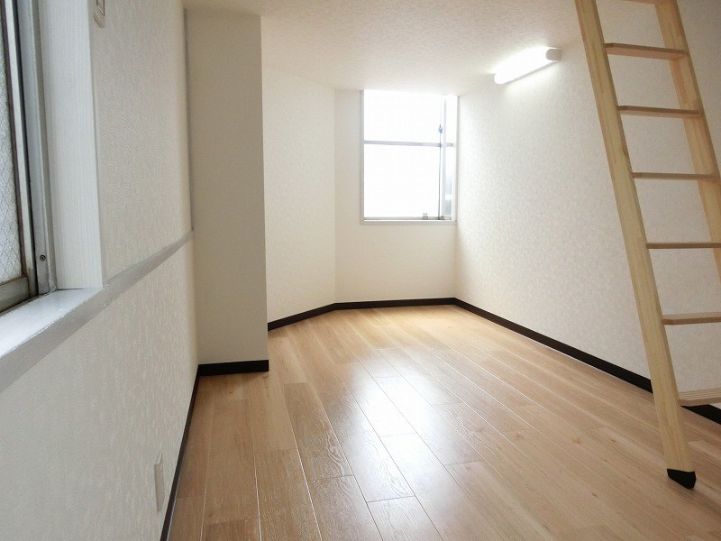 東海ビル ベッドルーム